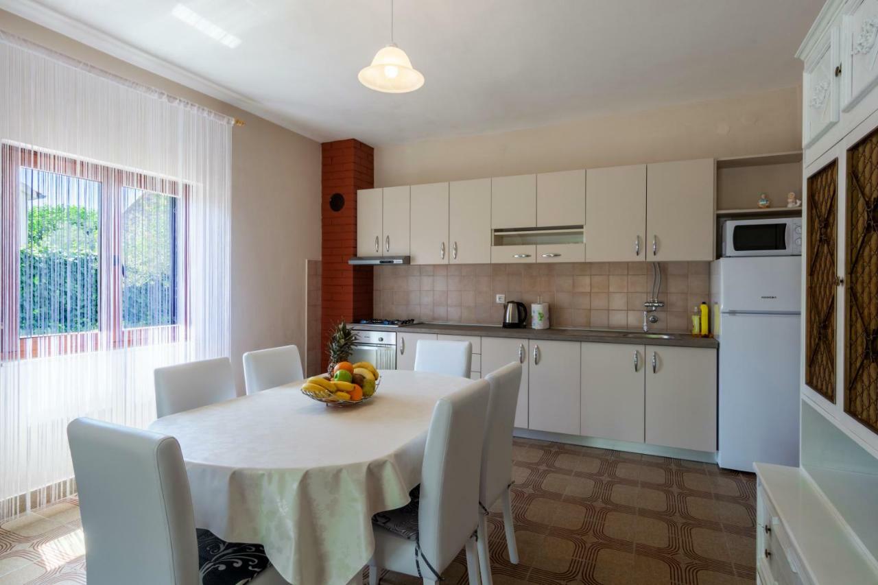 Vacation House Maslina Rupalj Extérieur photo