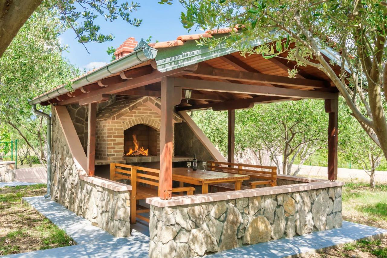Vacation House Maslina Rupalj Extérieur photo