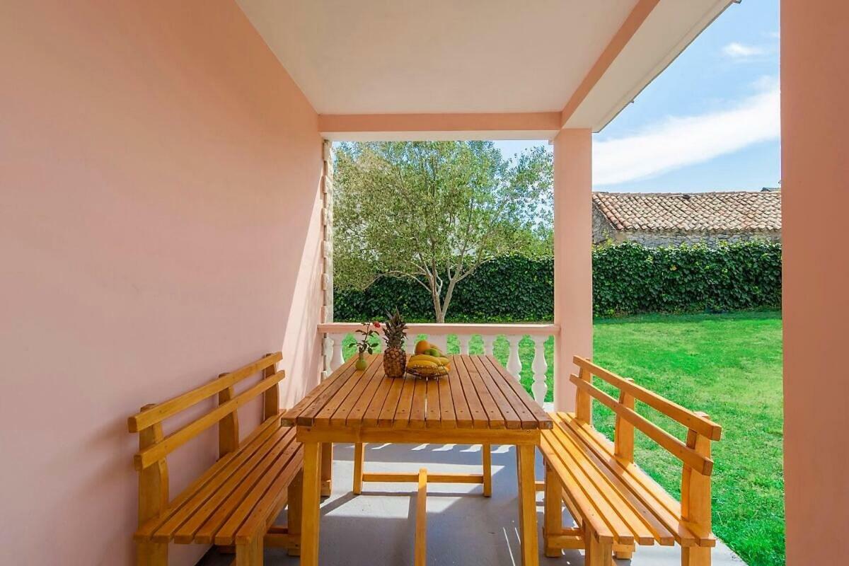 Vacation House Maslina Rupalj Extérieur photo