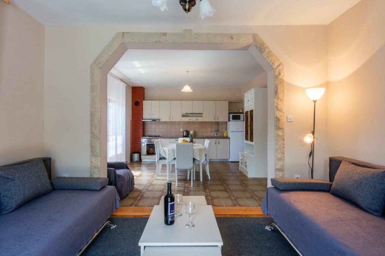 Vacation House Maslina Rupalj Extérieur photo