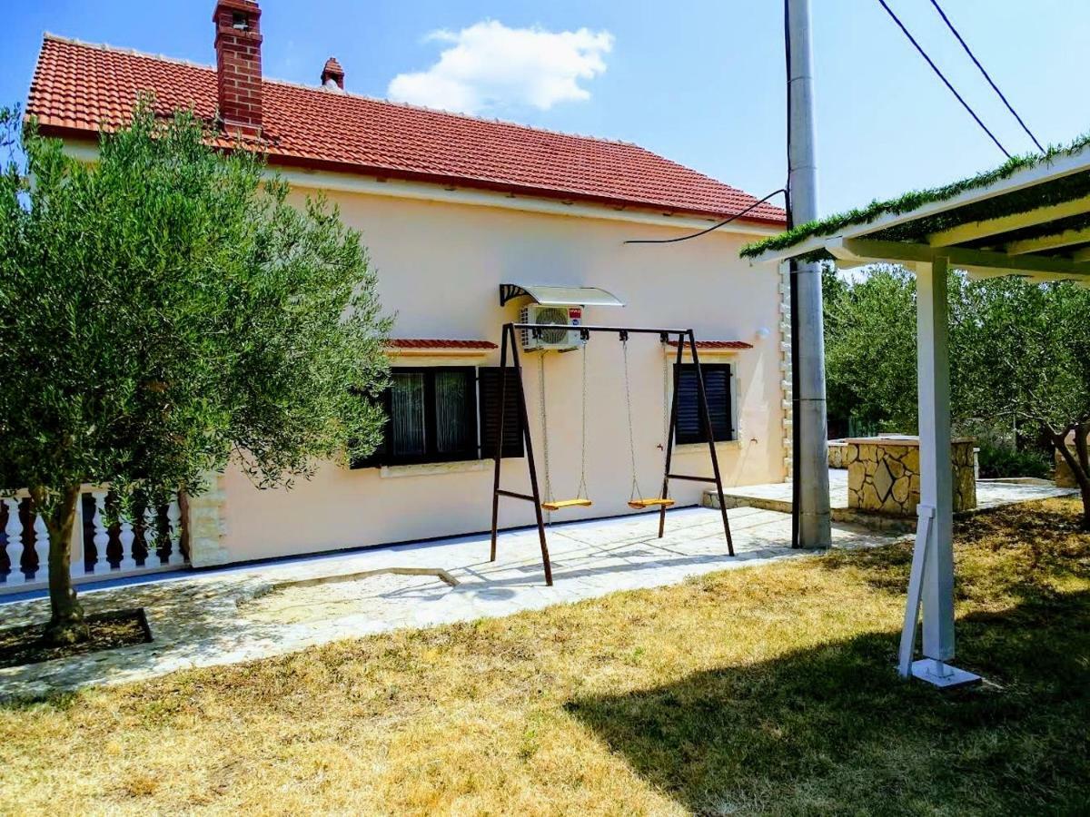 Vacation House Maslina Rupalj Extérieur photo