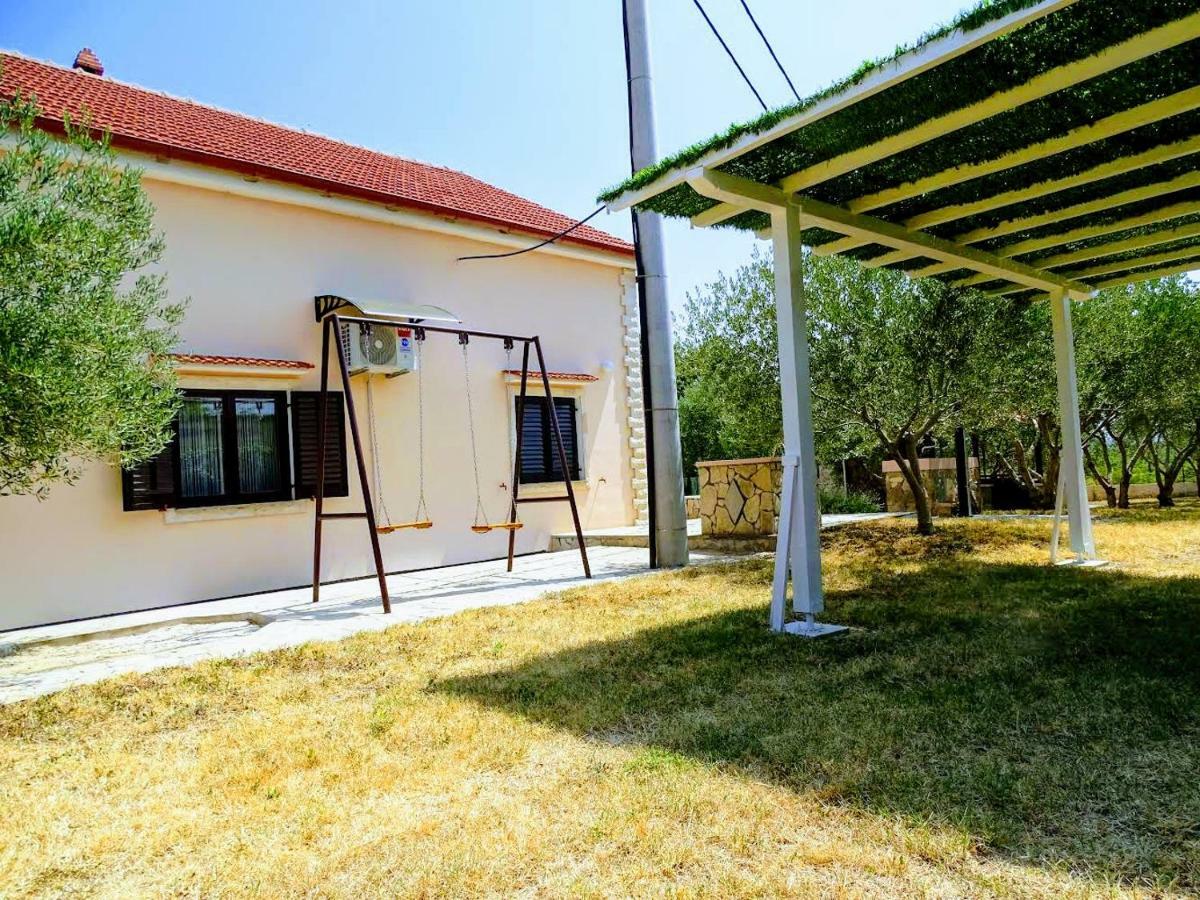 Vacation House Maslina Rupalj Extérieur photo